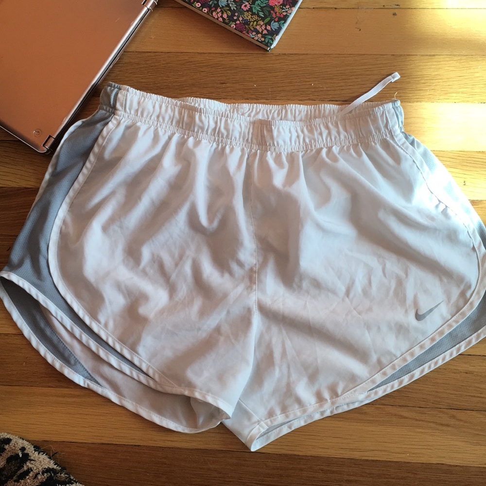 Nike DriFit Shorts White/Grey